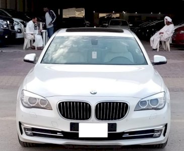 بي ام دبليو ابيض الفئة السبعه 2015