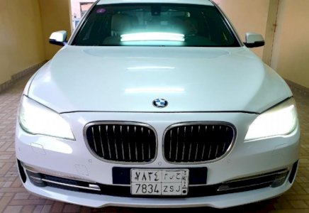 BMW الفئة السابعه 730 ابيض لؤلؤي 2015