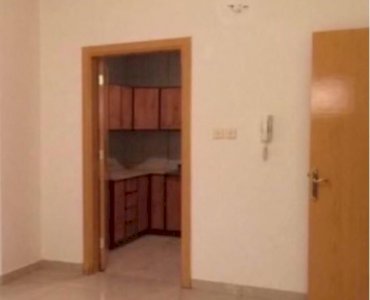 للايجار شقة عزاب فاخره لبن مقابل نادي الرياض