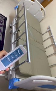 سرير طبي مع فرشة طبيه