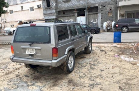 جيب شيروكي 2001 للبيع 