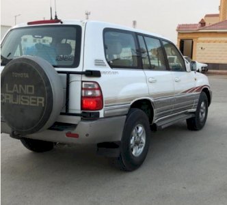 تويوتا لاندكروزر 2003 ابيض 