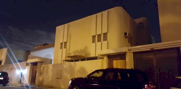  للبيع بيت دورين مفصولة وملحق موقع مميز