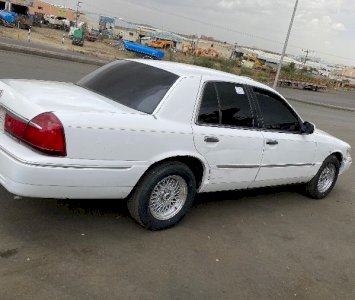 للبيع فورد   جراند ماركيز  2000