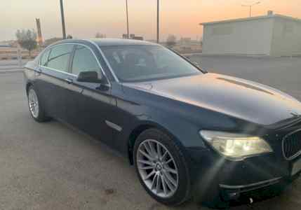 للبيع سيارة BMW الفئة السابعة موديل 2014