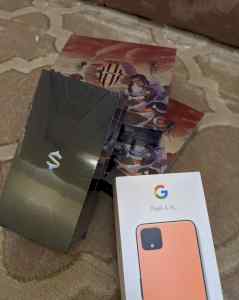 للبيع جهازي رد ماجيك 5G و بلاك شارك 3