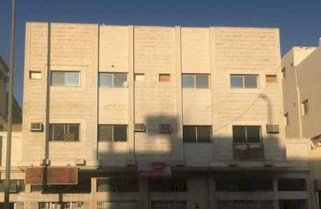 عماره تجاريه 3محلات/6 شقق في موقع رائع 
