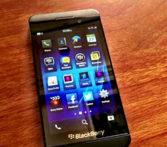 للبيع جوال blackberry z10 جديد ونظيف