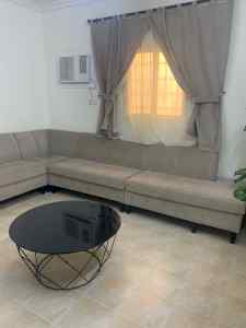 شراء الاثاث المستعمل بحي النهضة 0530099403